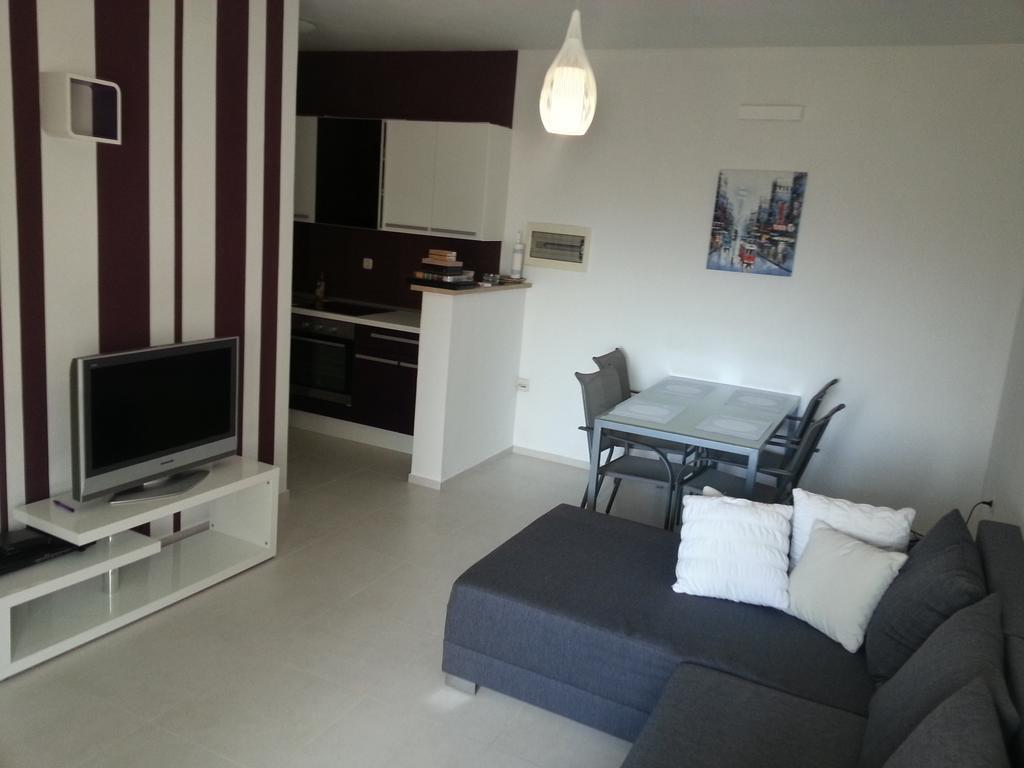 Apartment Tara Sumartin Habitación foto